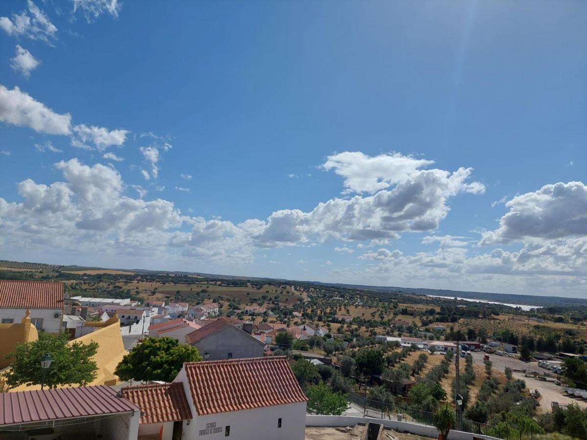 Quartos da Vóvó Avis Exterior foto